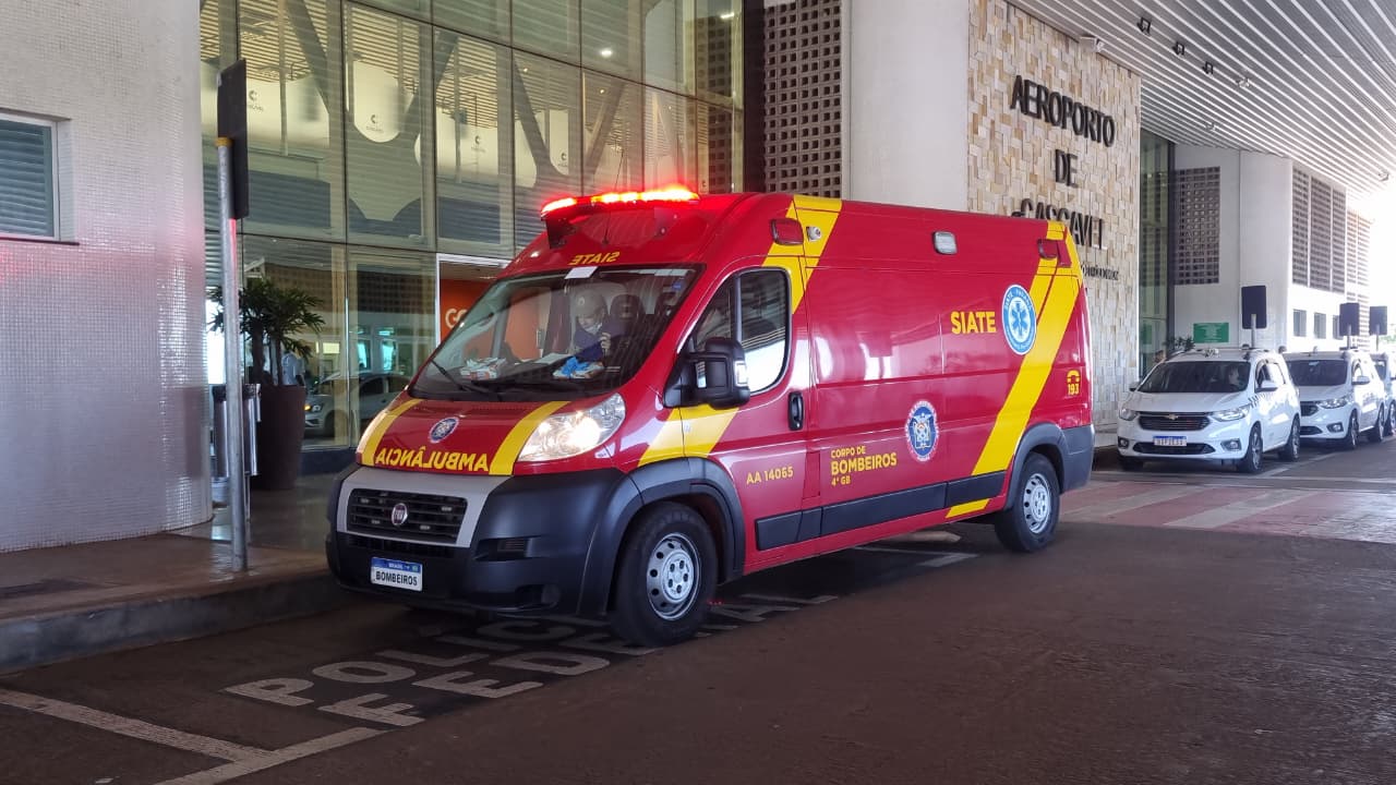 Idosa de 87 anos cai em escada rolante no Aeroporto de Cascavel