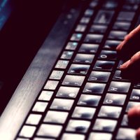 Imagem referente a Operação prende quadrilha que fazia leilões falsos na internet