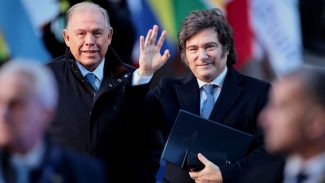 Chanceler da Argentina pede demissão dias antes de eleição legislativa