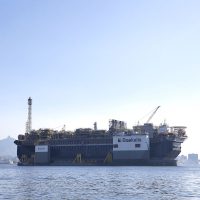 Imagem referente a Leilão de pré-sal vende 5 dos 7 blocos ofertados; ágio chega a 251,63%