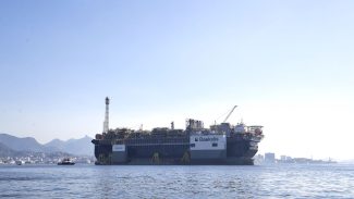 Leilão de pré-sal vende 5 dos 7 blocos ofertados; ágio chega a 251,63%