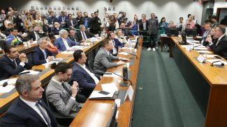 Conselho de Ética arquiva representação contra Eduardo Bolsonaro Conselho de Ética arquiva representação contra Eduardo Bolsonaro