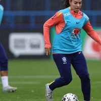 Imagem referente a Meio-campista Angelina espera jogo difícil contra a Inglaterra