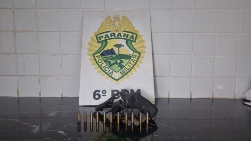 Homem é preso e revólver apreendido após denúncia de ameaça em bar de Cascavel