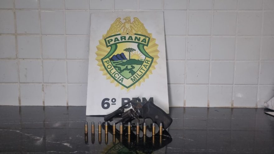 Homem é preso e revólver apreendido após denúncia de ameaça em bar de Cascavel