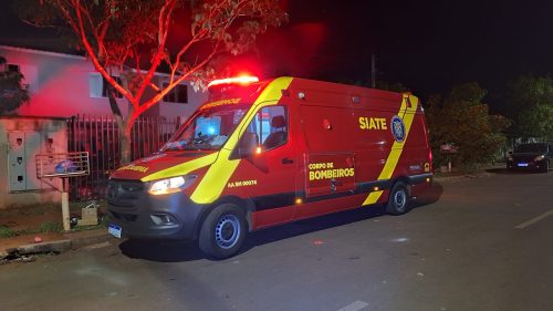 Gestante é socorrida pelo Siate após cair de moto no Conjunto Riviera