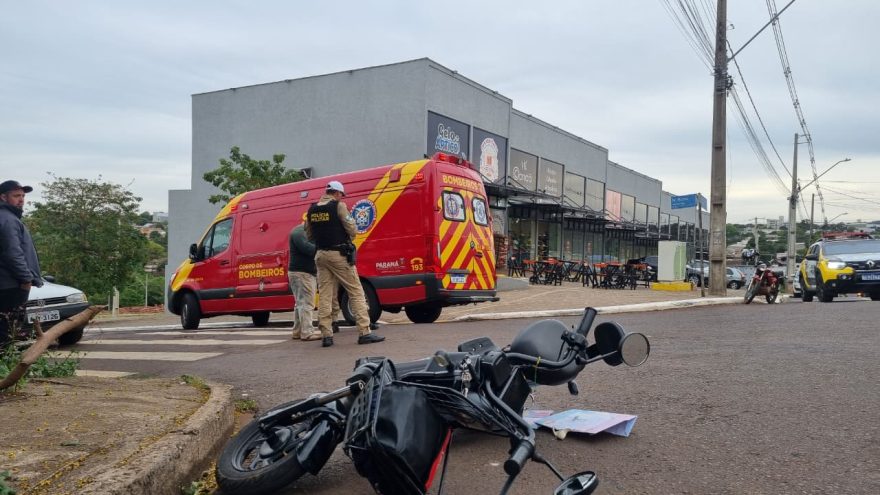 Mulher fica ferida após colisão entre carro e patinete no Periolo