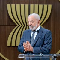 Lula quer discutir com Trump punição dada a ministros do STF Imagem referente a Lula quer discutir com Trump punição dada a ministros do STF