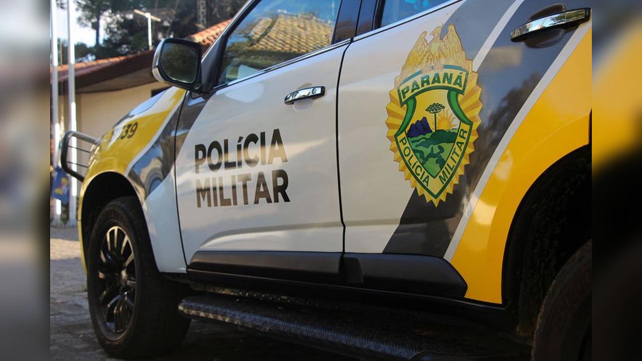 Adolescente desmaia com dor no peito e é salvo por PMs em Pato Branco Adolescente desmaia com dor no peito e é salvo por PMs em Pato Branco