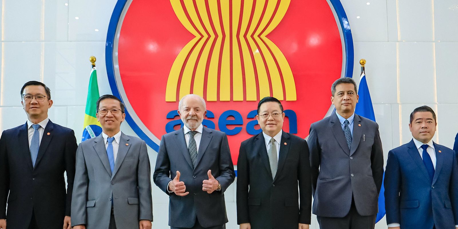 Lula quer Brasil na associação de países asiáticos Lula quer Brasil na associação de países asiáticos