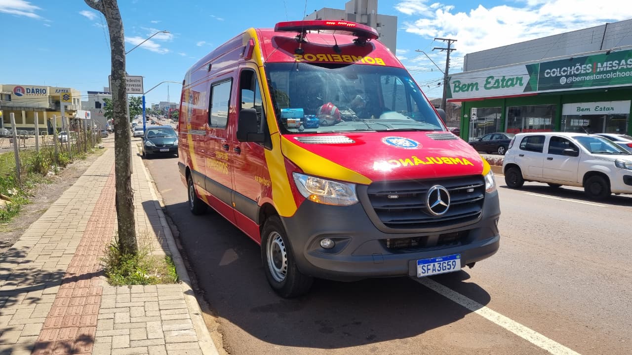 Motociclista fica ferido após acidente na Avenida Carlos Gomes em Cascavel Motociclista fica ferido após acidente na Avenida Carlos Gomes em Cascavel