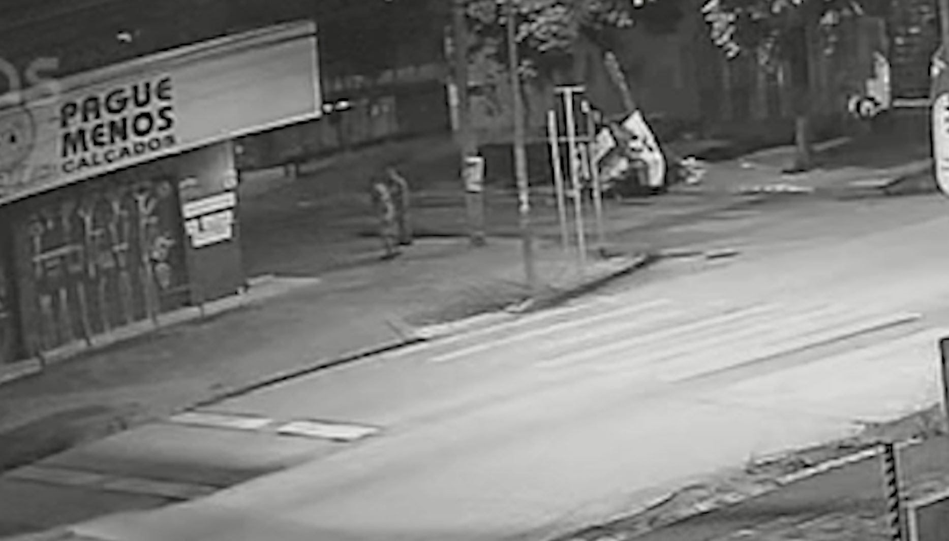 Câmera flagra agressão fatal: dois indiciados por morte no Sítio Cercado Câmera flagra agressão fatal: dois indiciados por morte no Sítio Cercado