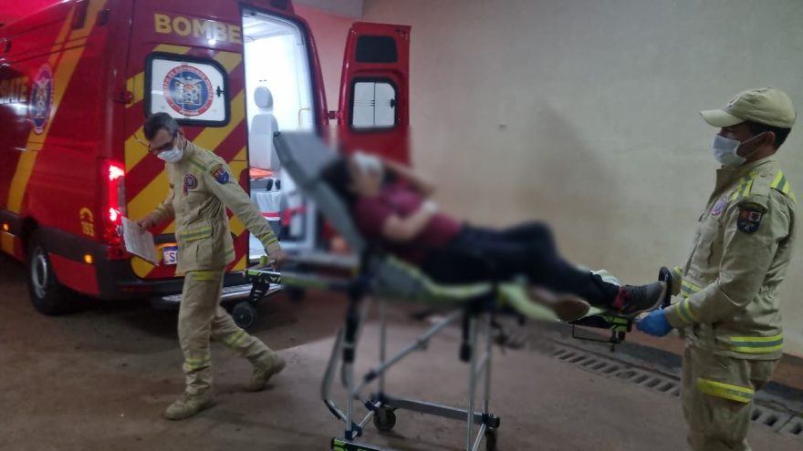 Mulher sofre corte no crânio após cair de cabeça no chão, no 14 de Novembro