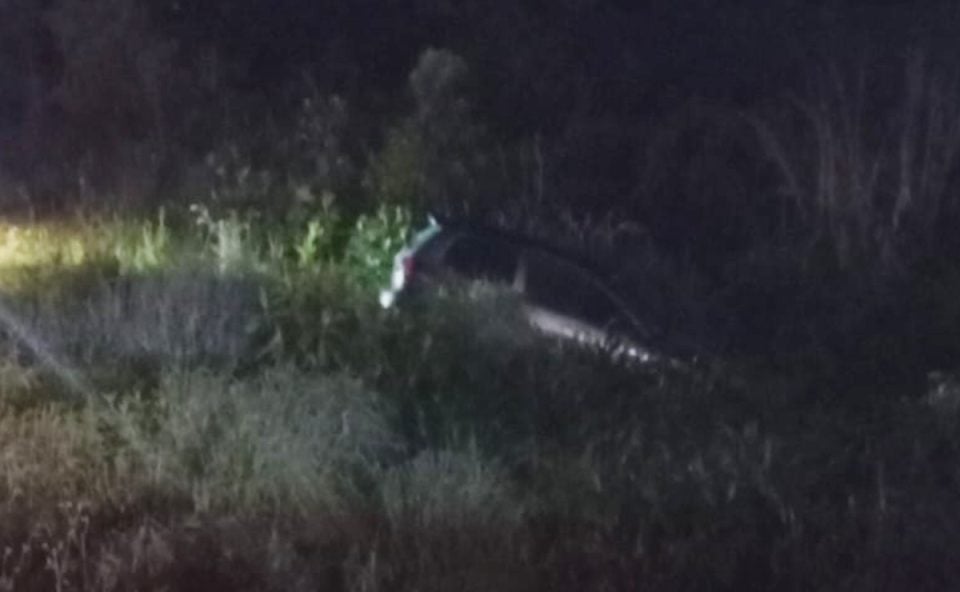Jovem é lançado para fora do carro e morre em batida contra barranco na BR-277 Imagem referente a Jovem é lançado para fora do carro e morre em batida contra barranco na BR-277