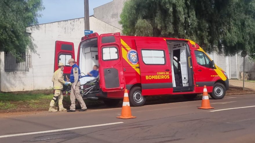 Acidente na Avenida Comil deixa motociclista ferido
