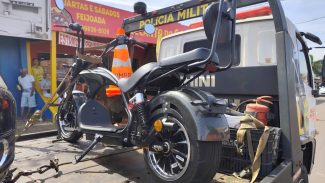 Ciclomotor que invadiu área de isolamento em local de homicídio na Rua Xavantes é apreendido Ciclomotor que invadiu área de isolamento em local de homicídio na Rua Xavantes é apreendido