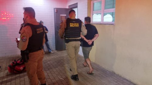 Homem é preso pela PM após ameaçar matar a esposa e a sogra Imagem referente a Homem é preso pela PM após ameaçar matar a esposa e a sogra