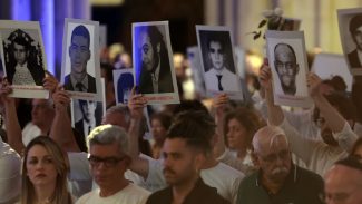 Catedral da Sé lotada rememora os 50 anos do assassinato de Herzog Catedral da Sé lotada rememora os 50 anos do assassinato de Herzog