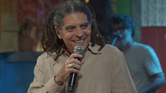 Marcos Sacramento reverencia bambas do Estácio no Samba na Gamboa