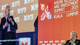 A empresários, Lula diz que mundo não aceita A empresários, Lula diz que mundo não aceita