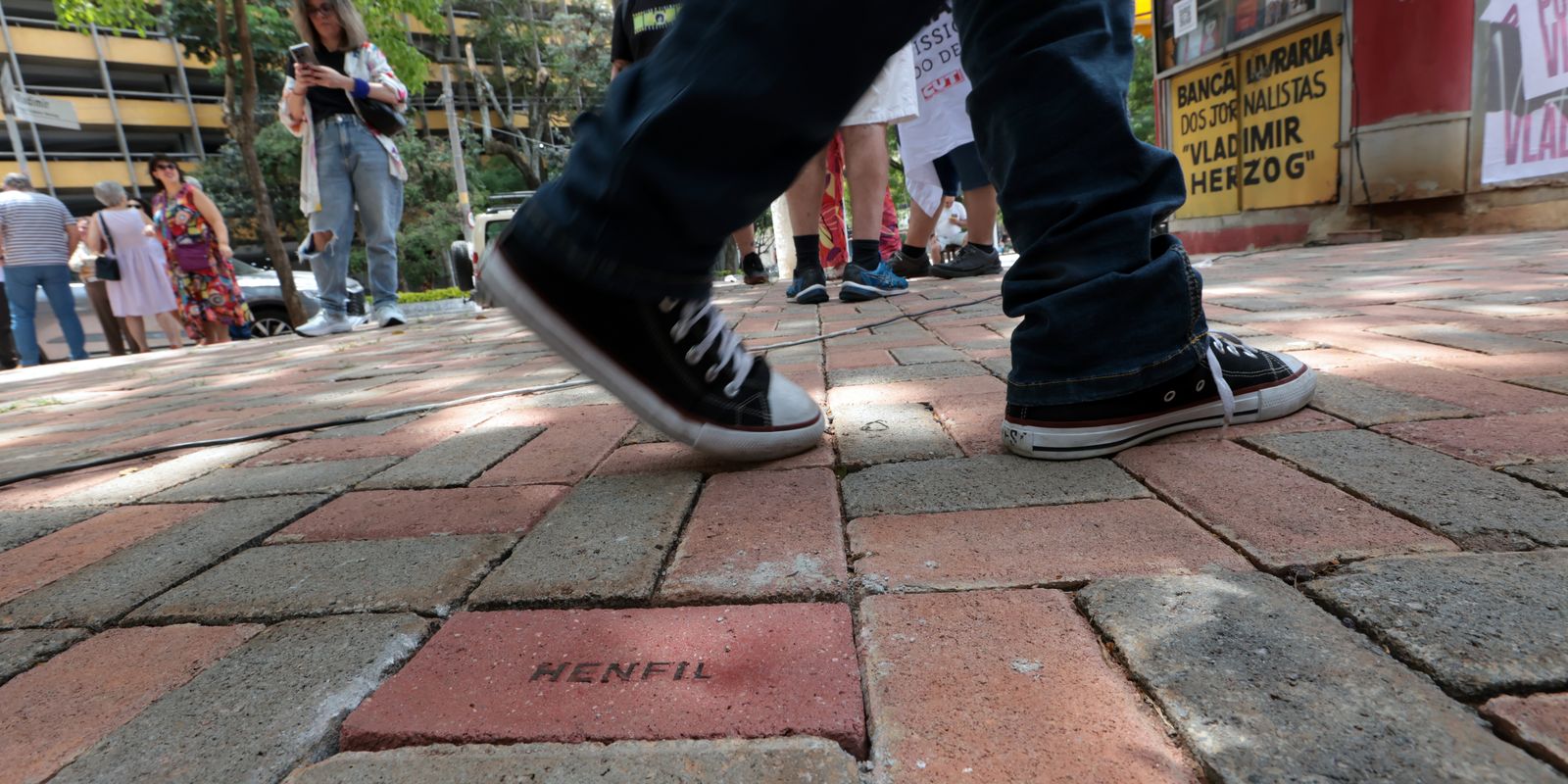 Calçadão em SP homenageia personalidades que lutaram pela democracia Calçadão em SP homenageia personalidades que lutaram pela democracia