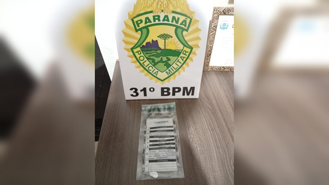 Homem em surto é encaminhado à delegacia com pequena porção de cocaína em Jesuítas Homem em surto é encaminhado à delegacia com pequena porção de cocaína em Jesuítas