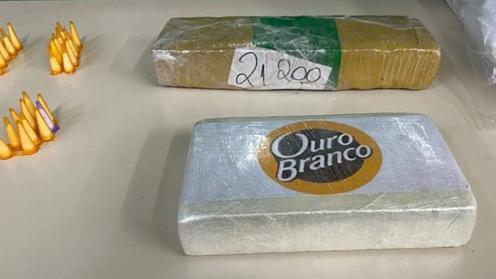 Homem é preso com cocaína disfarçada de chocolate branco no DF Homem é preso com cocaína disfarçada de chocolate branco no DF