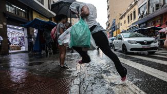 Frente fria muda o tempo e favorece chuvas no estado de São Paulo Frente fria muda o tempo e favorece chuvas no estado de São Paulo