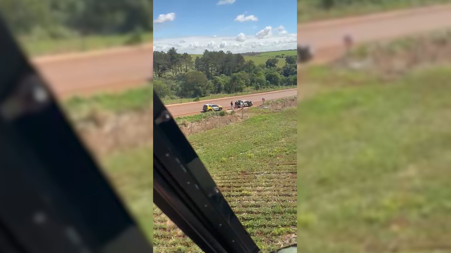 Helicóptero Falcão da PM realiza sobrevoo em abordagem na Estrada Chaparral, em Cascavel Helicóptero Falcão da PM realiza sobrevoo em abordagem na Estrada Chaparral, em Cascavel