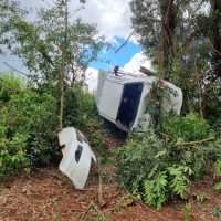 Imagem referente a Capotamento deixa vítimas feridas na PR-180, em Cascavel