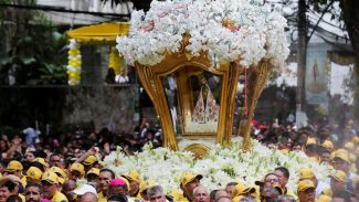 Procissão do Recírio reúne milhares de fiéis em Belém Procissão do Recírio reúne milhares de fiéis em Belém