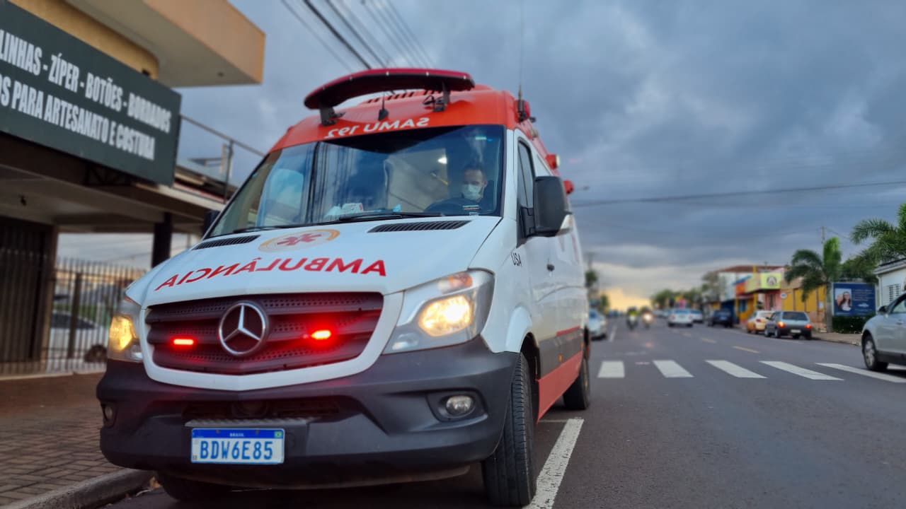 Mãe e filho ficam feridos em acidente de moto no Santa Cruz
