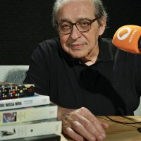 Ruy Castro vence prêmio principal do Jabuti com textos sobre Tom Jobim Imagem referente a Ruy Castro vence prêmio principal do Jabuti com textos sobre Tom Jobim