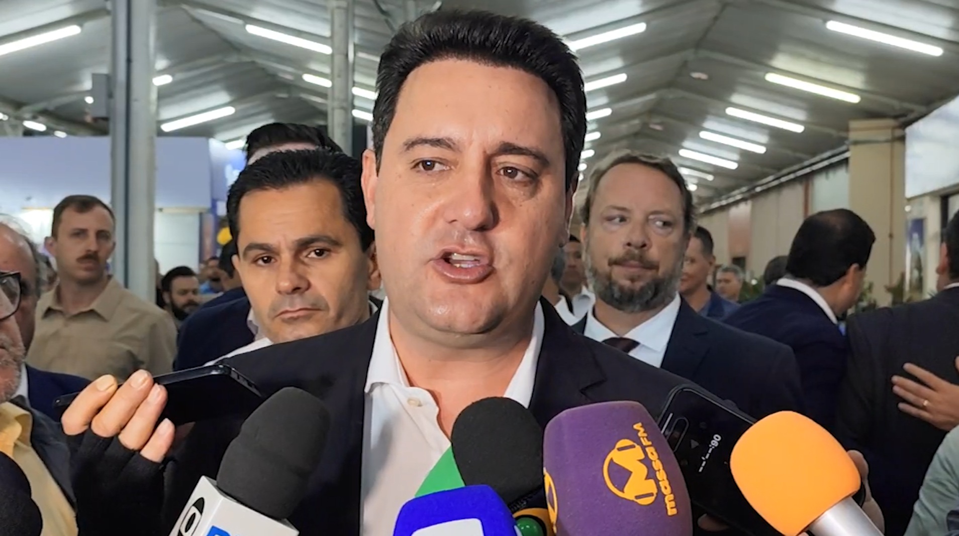 Pedágio está dando certo? Governador afirma que modelo paranaense será replicado no Brasil Pedágio está dando certo? Governador afirma que modelo paranaense será replicado no Brasil