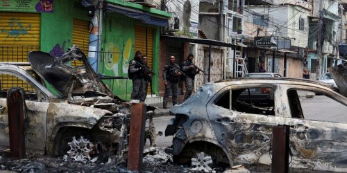 Aulas são suspensas no Rio após megaoperação policial Imagem referente a Aulas são suspensas no Rio após megaoperação policial