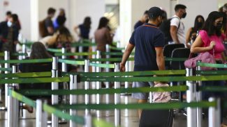 Saiba porque é um risco fazer piadas sobre bombas em aeroportos