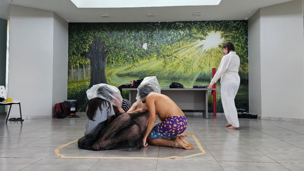 Grupo de Teatro Digressão Cênica estreia montagem contemporânea
