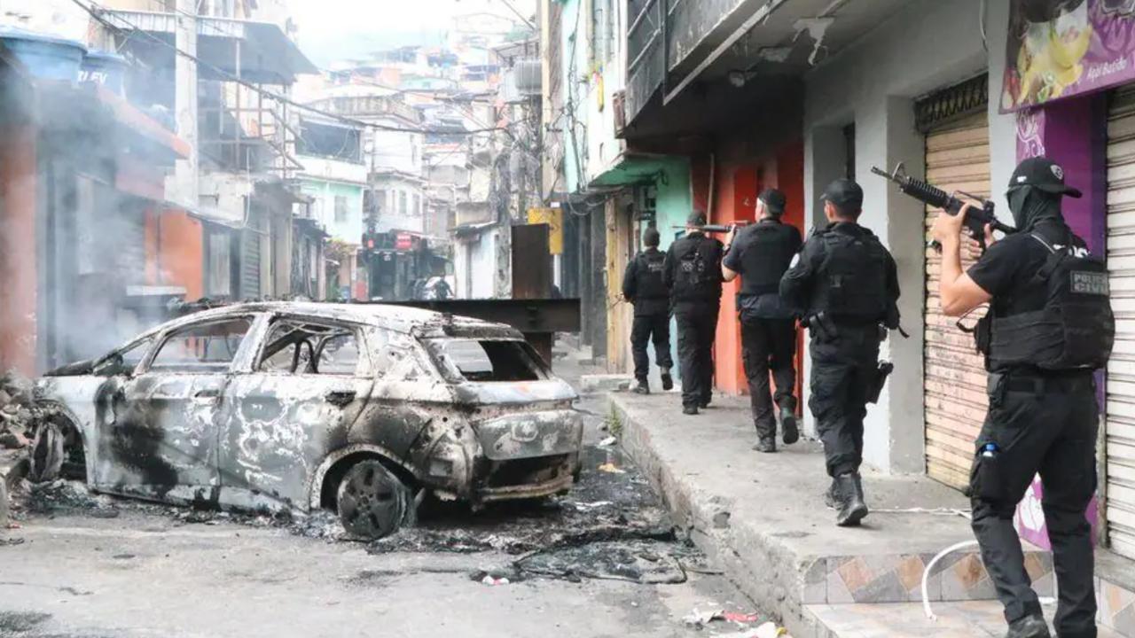 Rio vive cenário de guerra: CV lança bombas por drone; operação tem ao menos 20 mortos