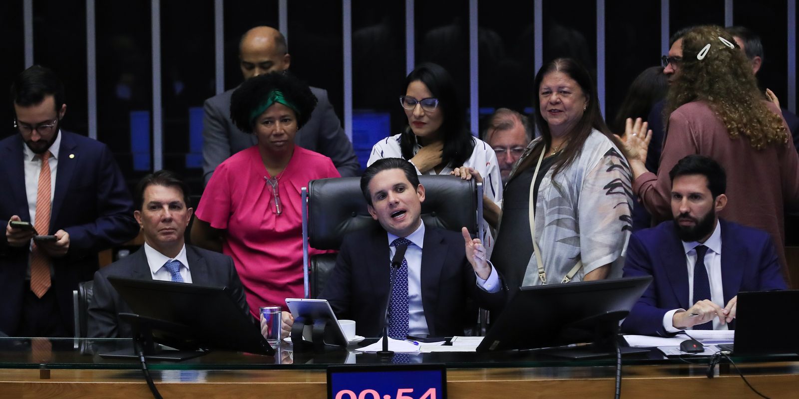 Câmara dos Deputados aprova licença menstrual de até 2 dias Câmara dos Deputados aprova licença menstrual de até 2 dias