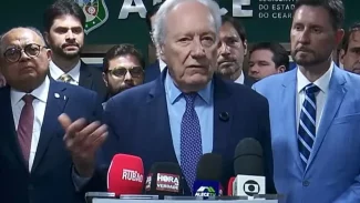 Lewandowski diz que não recebeu pedido de apoio à operação no Rio Lewandowski diz que não recebeu pedido de apoio à operação no Rio