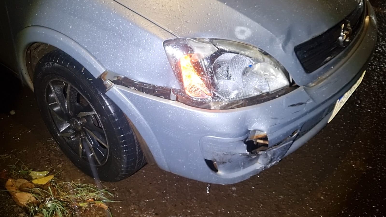 Corsa e Celta se envolvem em colisão no Bairro Santa Cruz Corsa e Celta se envolvem em colisão no Bairro Santa Cruz