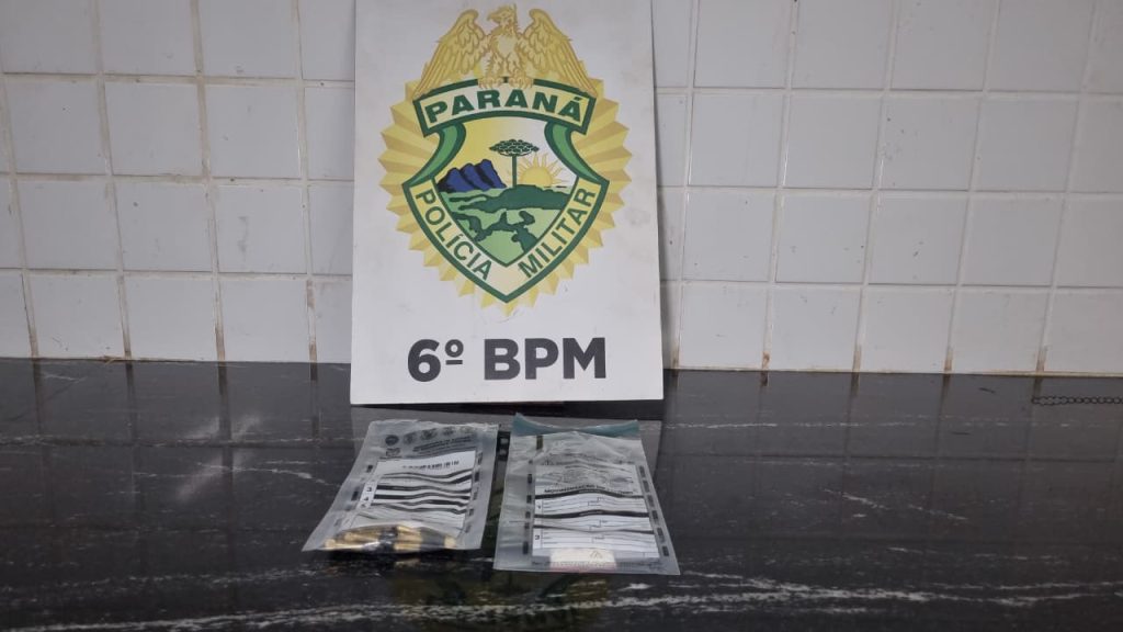 Homem é detido com cocaína e munições no Centro de Cascavel Homem é detido com cocaína e munições no Centro de Cascavel