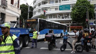Rio amanhece em estágio de normalidade após dia de caos Rio amanhece em estágio de normalidade após dia de caos