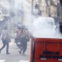 Moradores retiram cerca de 50 corpos em área de mata após operação Imagem referente a Moradores retiram cerca de 50 corpos em área de mata após operação