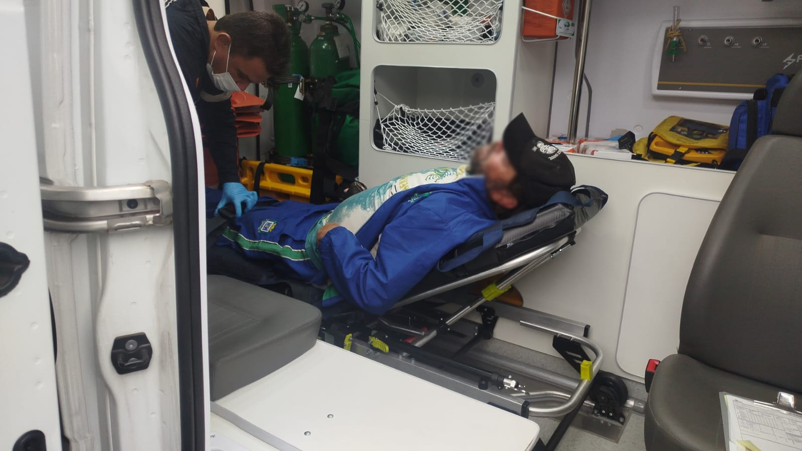 Homem em surto diz ter ingerido veneno para matar rato e é socorrido em Cascavel
