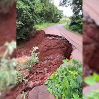 Imagem referente a Trecho da Linha Scanagatta cede após fortes chuvas em São Salvador, distrito de Cascavel