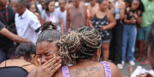 Ativistas denunciam “massacre” em ação policial no Rio Imagem referente a Ativistas denunciam “massacre” em ação policial no Rio