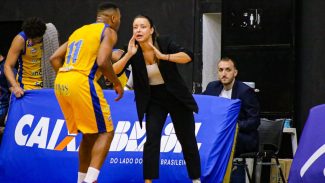 Primeira técnica mulher no NBB, Jelena Todorovic começa com pé direito Primeira técnica mulher no NBB, Jelena Todorovic começa com pé direito