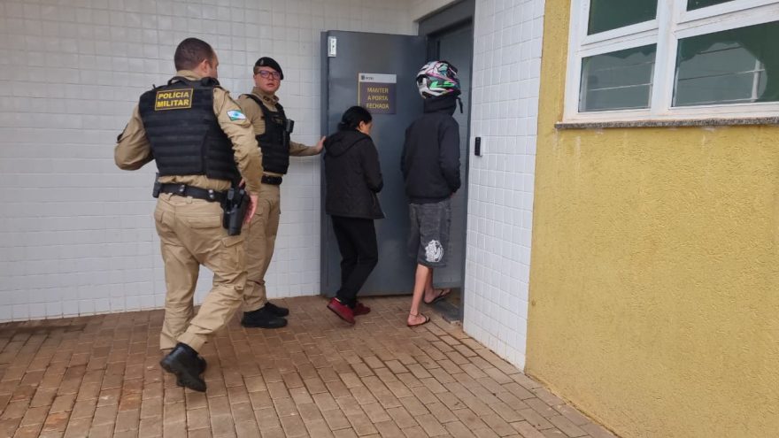 Adolescente de 14 anos é conduzido à delegacia após perseguição e queda de moto no Bairro Morumbi