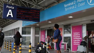 Aéreas flexibilizam remarcação de voos para RJ após operação policial